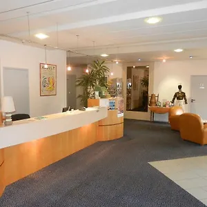 Dupleix - Hyper Centre - Parking Et Garage Gratuit 2*, Quimper Francia